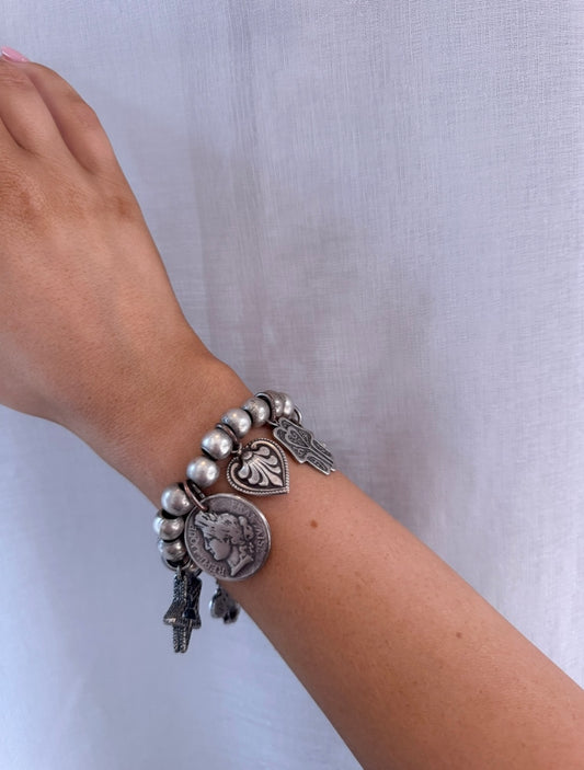 Armband med berlocker från Truly Madly