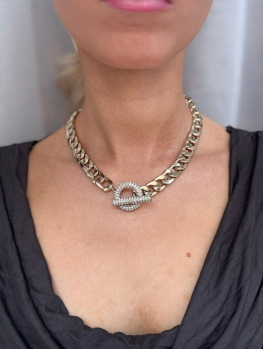 Halsband med strass-spänne