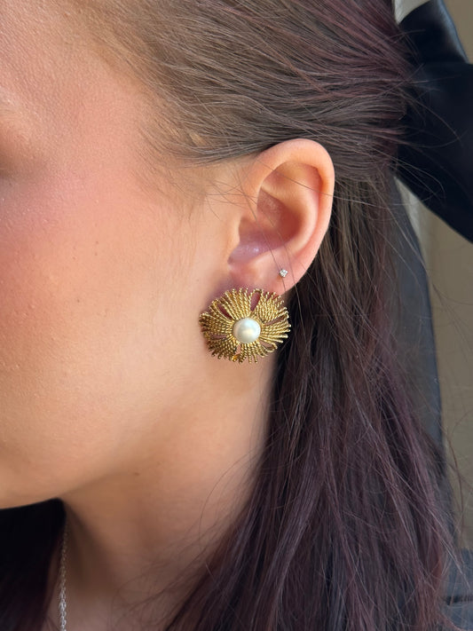 Gatsby big pearl earring