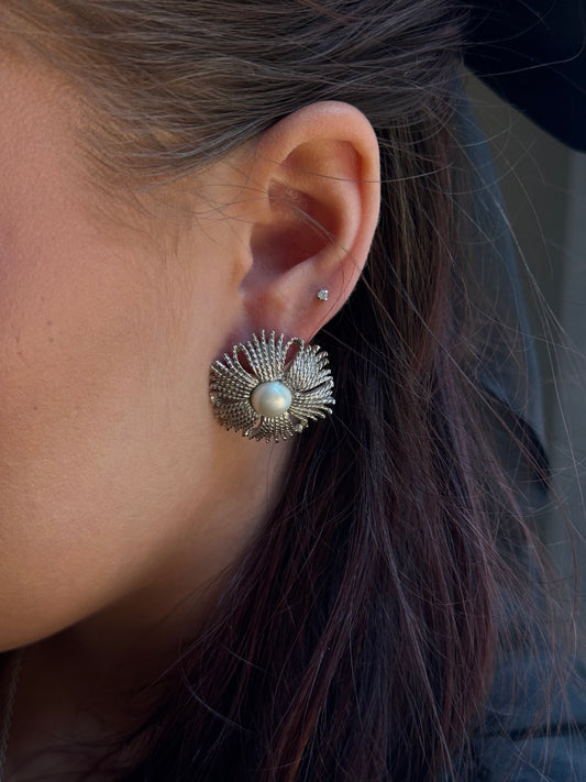 Gatsby big pearl earring silver