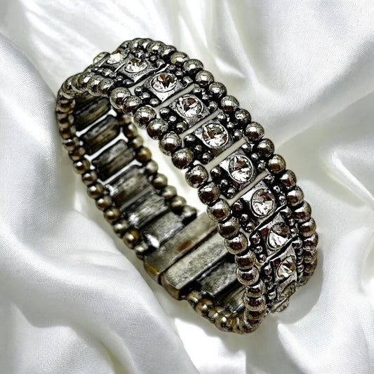 Elastiskt Armband med Kristalldekor och Metallpärlor