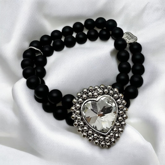 Armband med Hjärtformad Kristall och Svarta Pärlor